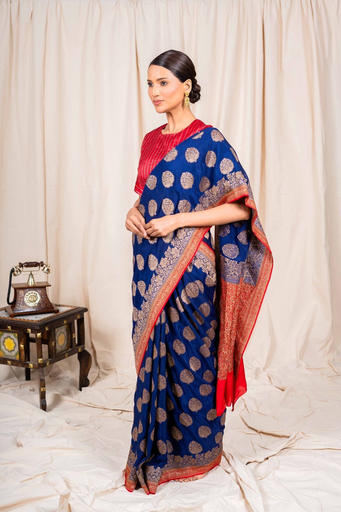 Navy Blue Crepe Silk Handwoven Banarasee Saree