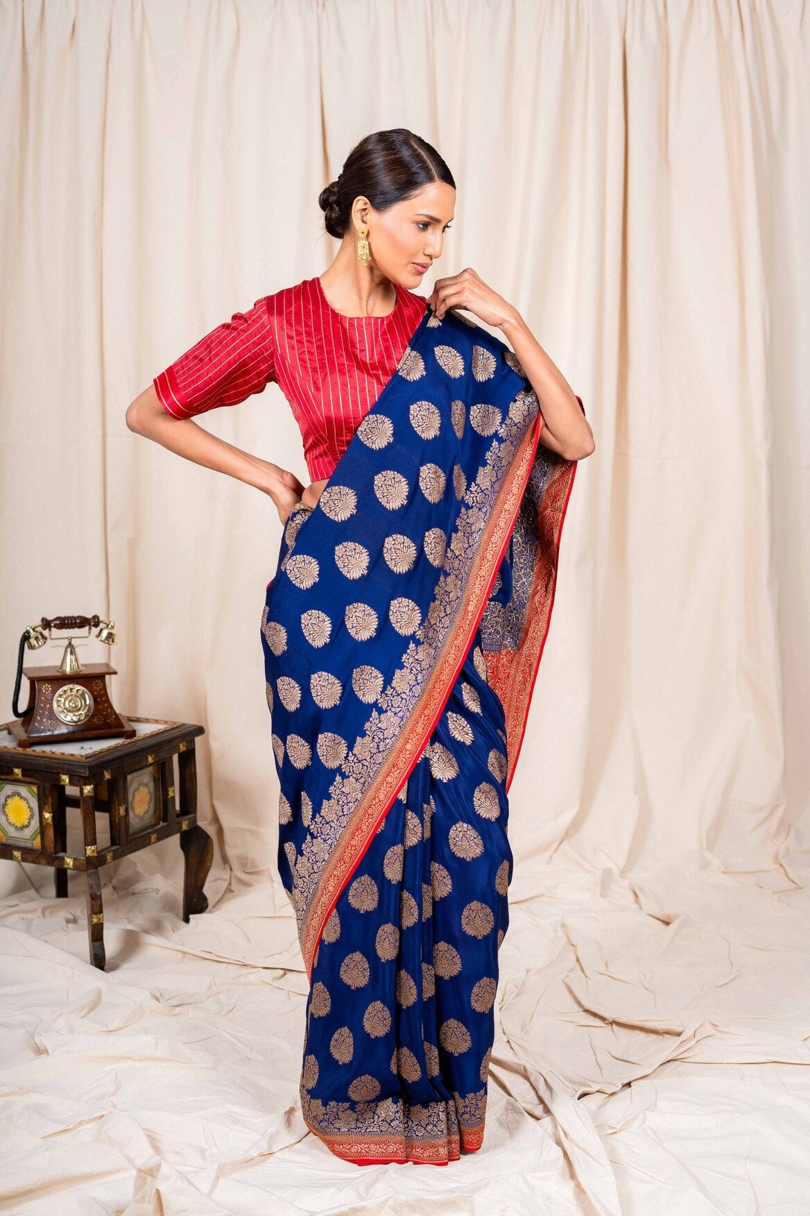 Navy Blue Crepe Silk Handwoven Banarasee Saree