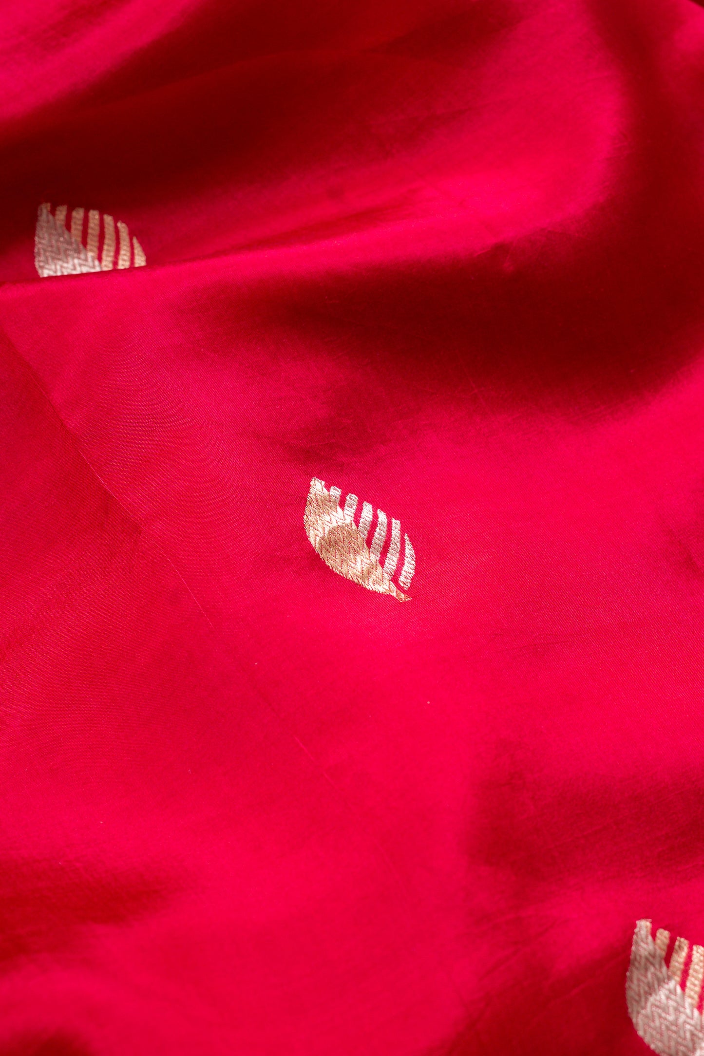 Raani Pink Soft Silk Handwoven Banarasi Saree