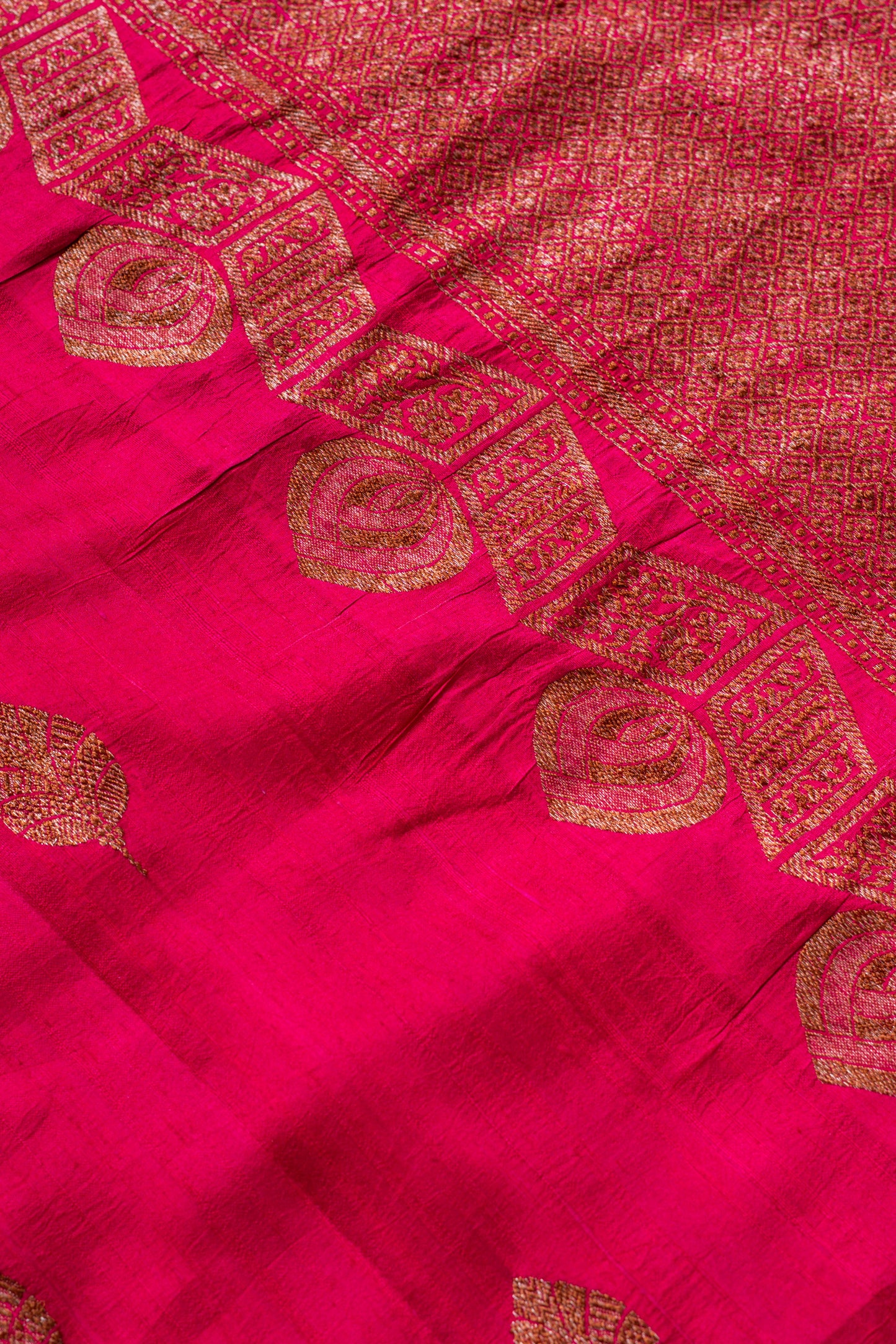 Raani Pink Raw Silk Handwoven Banarasee Saree