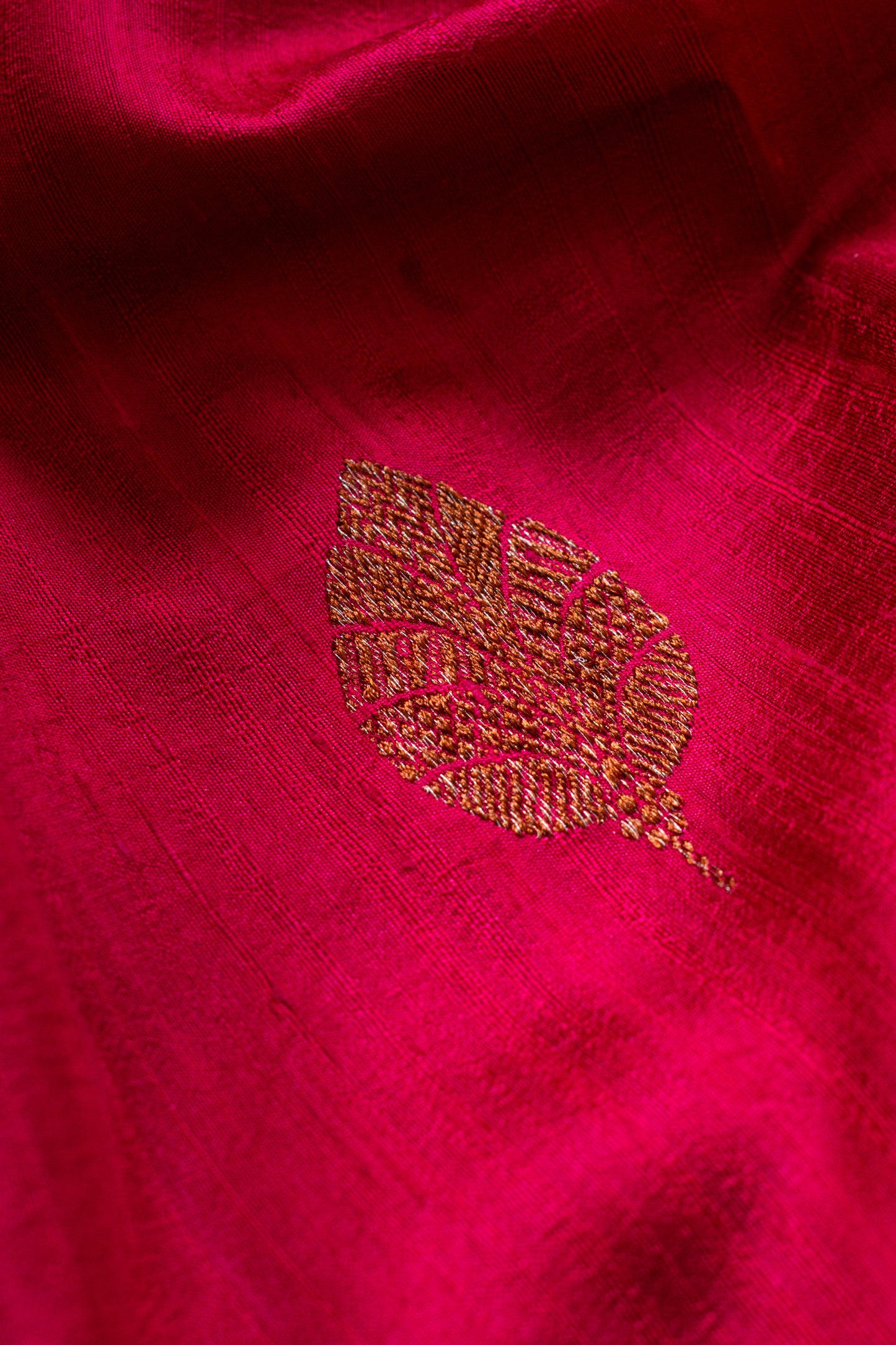 Raani Pink Raw Silk Handwoven Banarasee Saree